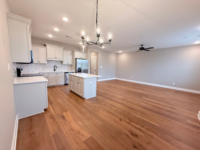 Building Photo - 731 Bolivar Dr