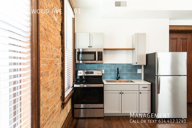 Foto del edificio - 48 Parkwood Ave