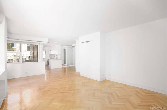 Foto del edificio - 153 E 57th St