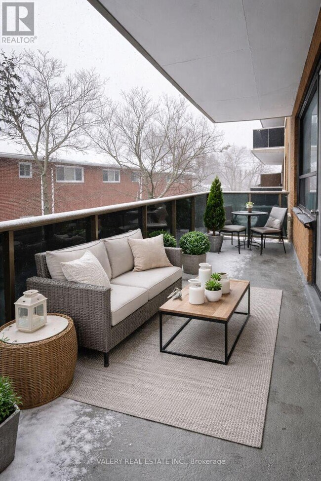 Building Photo - 815 Kennedy Rd