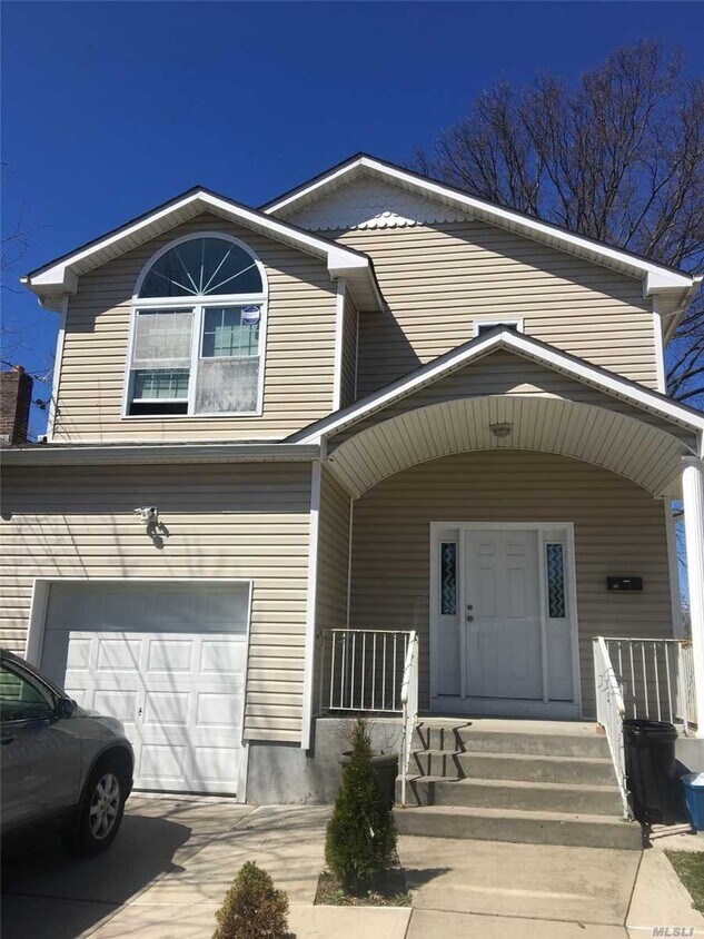 11 Harriet Ave, Hempstead, NY 11550 House Rental in Hempstead, NY