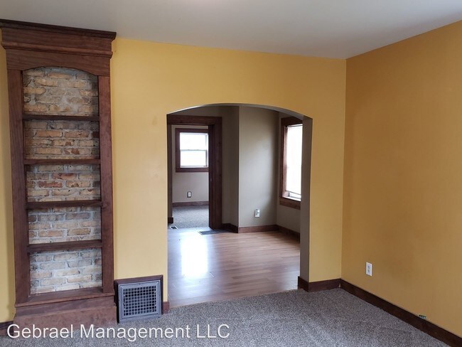 Building Photo - 3 br, 2 bath House - 1907 Joliet St.