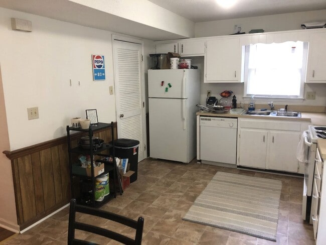 Building Photo - GORMAN1228