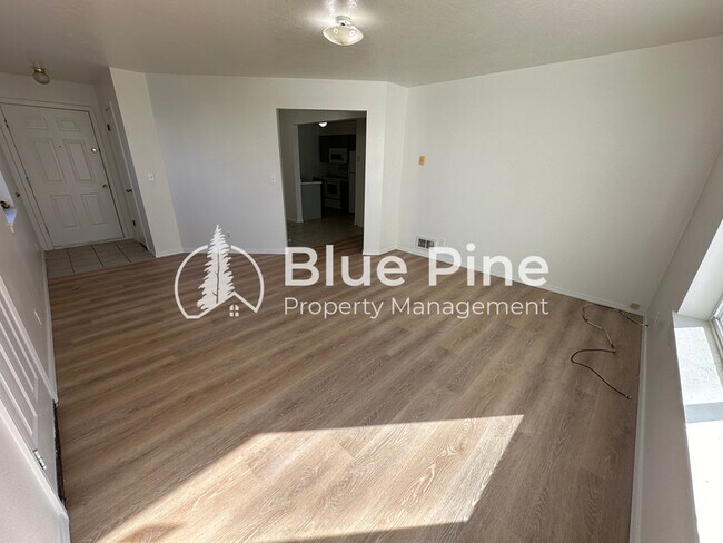 Foto del edificio - 2102 Stace St