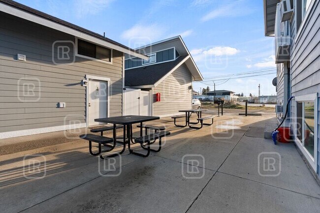 Foto del edificio - 2914 N Hogan St