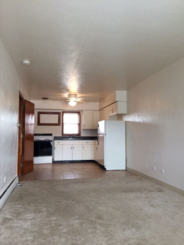Primary Photo - 1641 Hervey Ave
