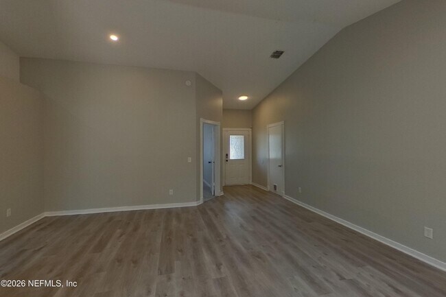 Building Photo - 12124 Roundham Ln N