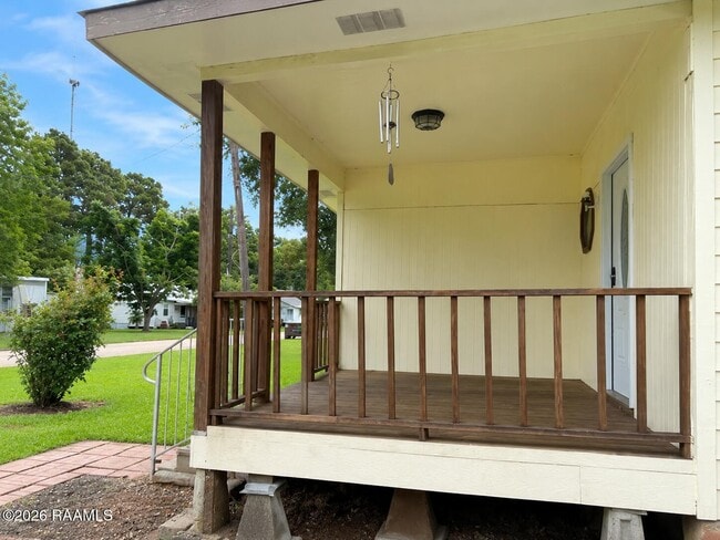 Building Photo - 238 Badeaux Rd