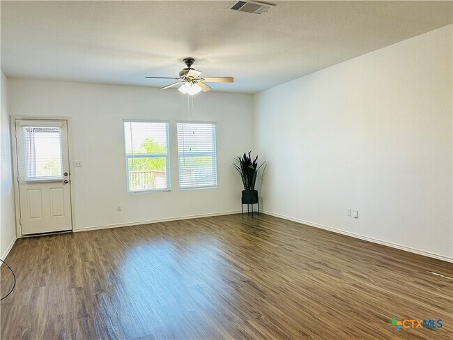 Foto del edificio - 13410 Mussel Rn