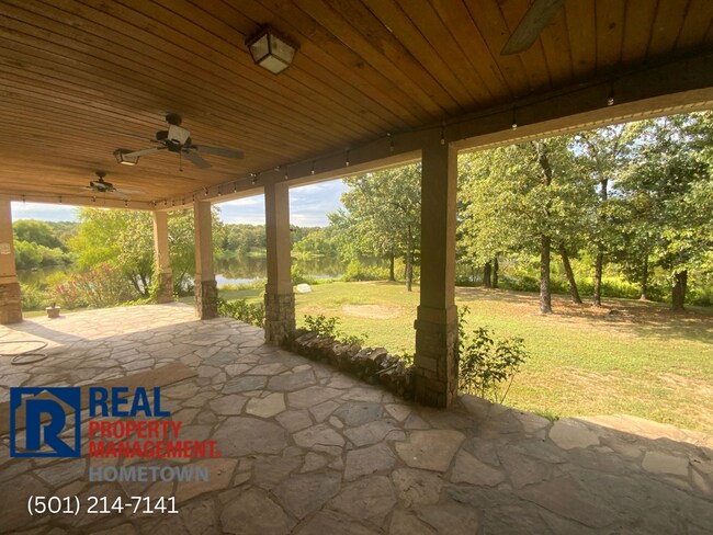 Foto del edificio - 3505 Cougar Lk Rd
