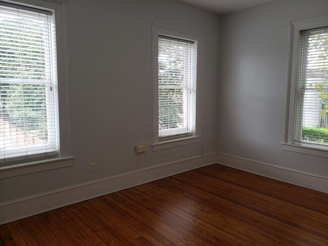 Foto del edificio - Two Bedroom Townhome Close to Forsyth Park