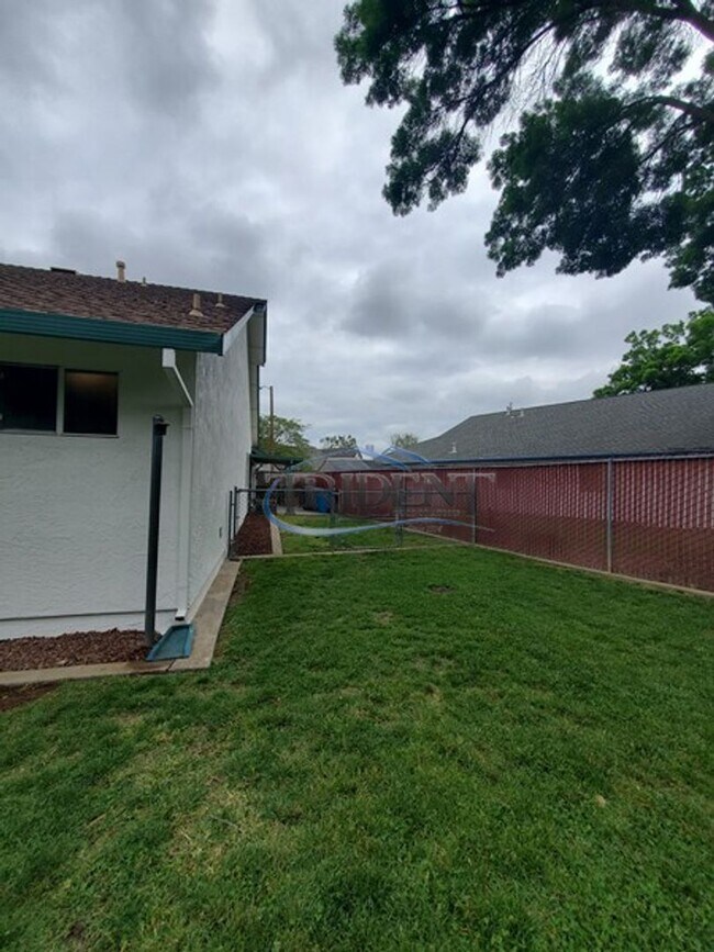 Foto del edificio - Beautiful Yuba City home on a large lot