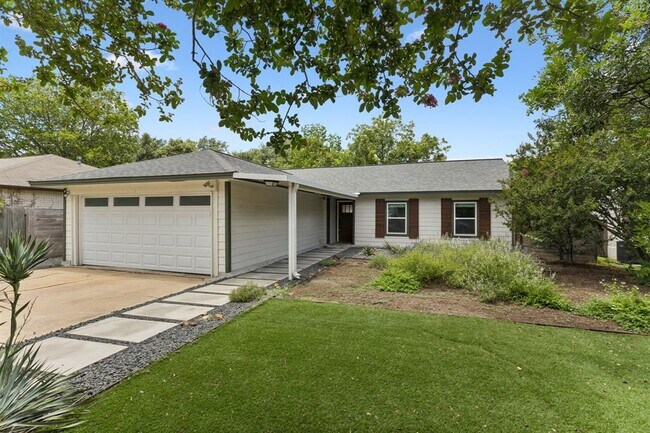 Foto del edificio - 6312 Clubway Ln