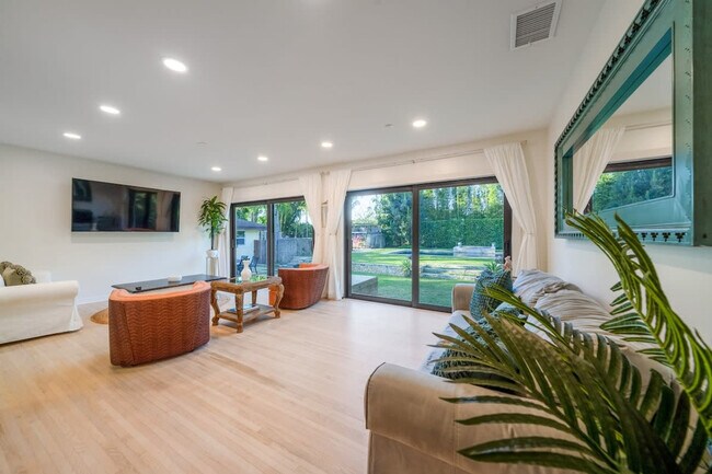 Foto del edificio - 915 NW 20th St