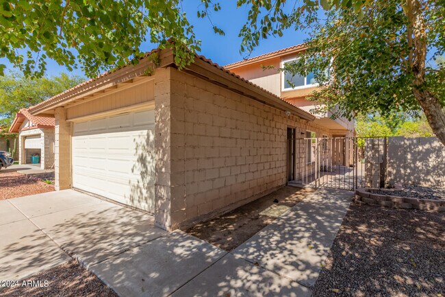 Building Photo - 2702 W Brooks St