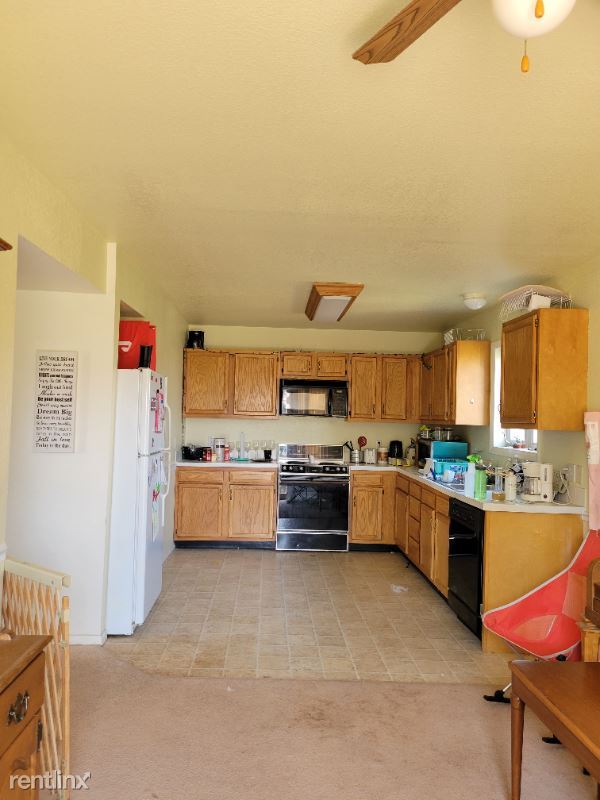 Building Photo - 2 br, 1.5 bath Townhome - 2402 Sunrise Ct
