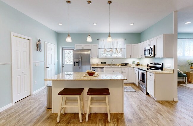 Foto del edificio - 8995 82nd Avenue N