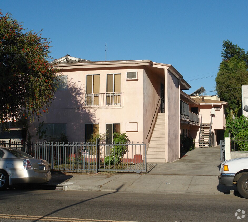 Primary Photo - 815 N Benton Way