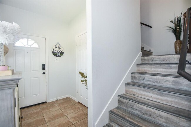 Foto del edificio - 6014 Shelbourne Park Ln