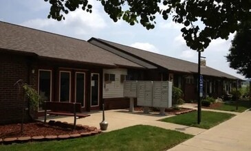 Building Photo - 440 N Main St