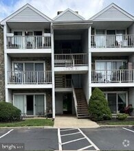 Building Photo - 28 Holly Ct
