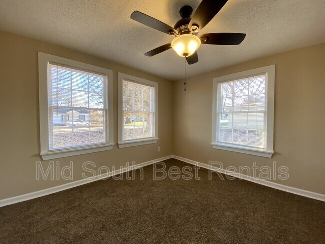 Foto del edificio - 209 E Hickory St