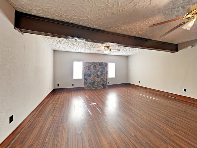 Building Photo - NO APP FEE