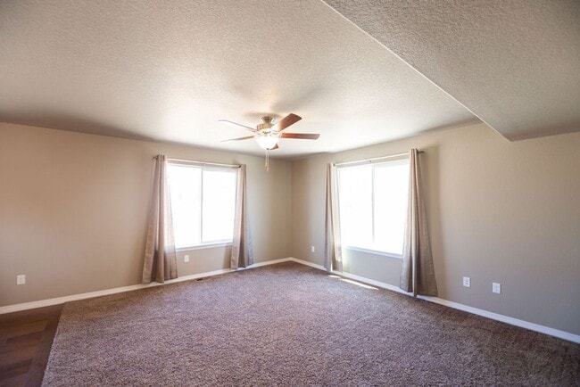 Building Photo - 1824 Castle Hill Dr