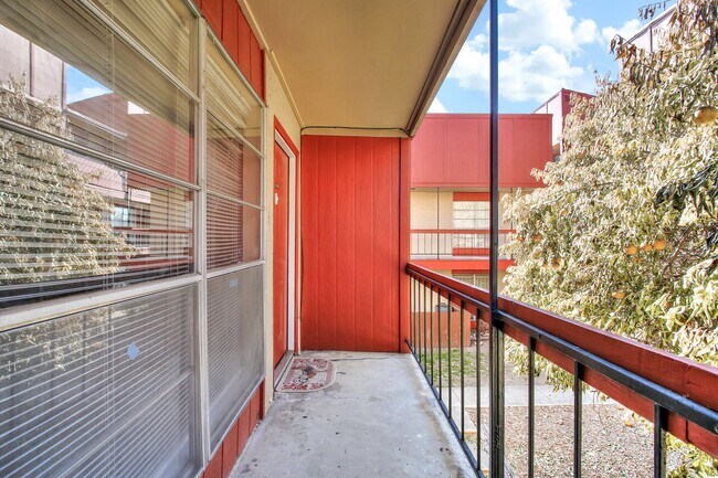 Foto del edificio - 3243 Nacogdoches Rd