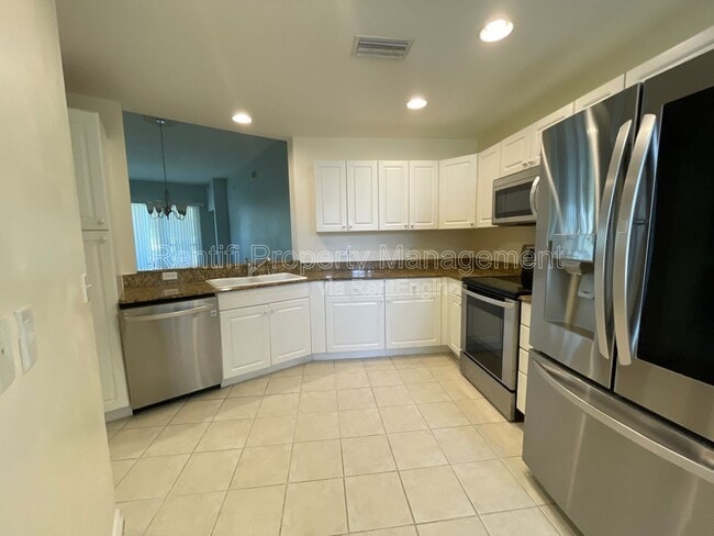 Building Photo - 12090 Summergate Cir
