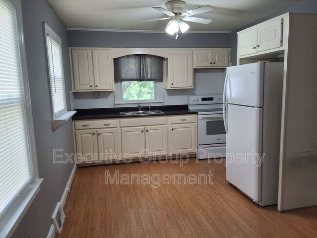 Foto del edificio - 626 Perry Ave