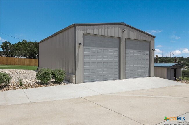 Building Photo - 1016 Blue Bill Cove Dr