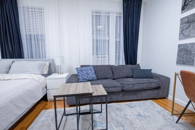 Foto del edificio - 317 E 75th St