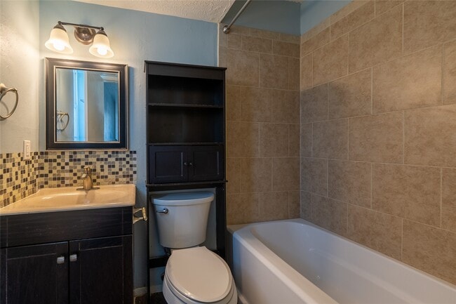 Building Photo - 2027 Alabama St