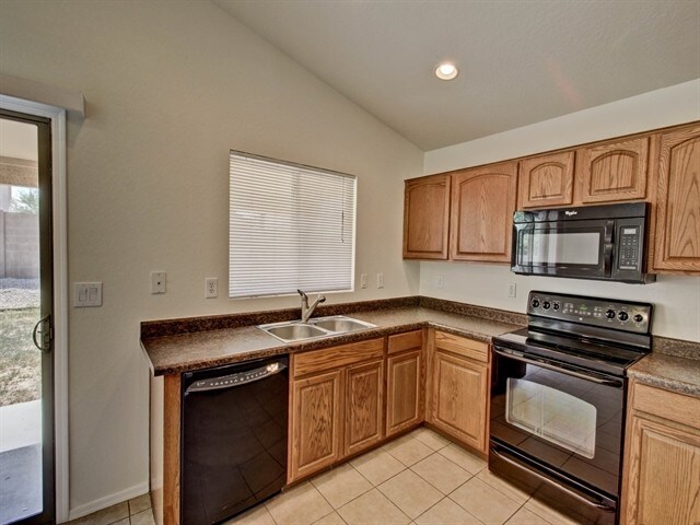 Foto - 1651 W Quick Draw Way