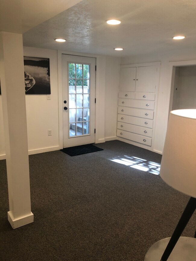 Building Photo - 1648 E 3350 S