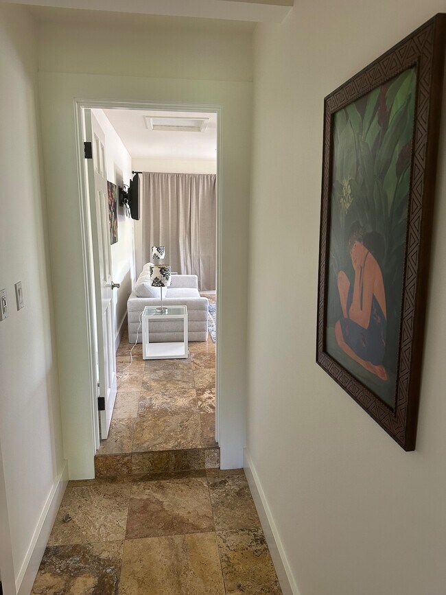 Foyer - 1123 Kainui Dr