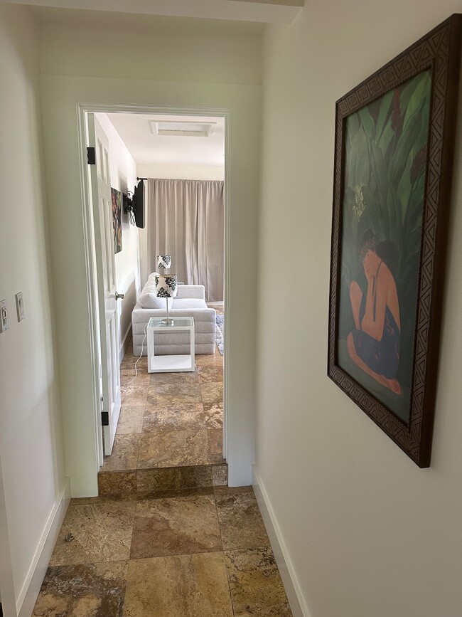 Foyer - 1123 Kainui Dr