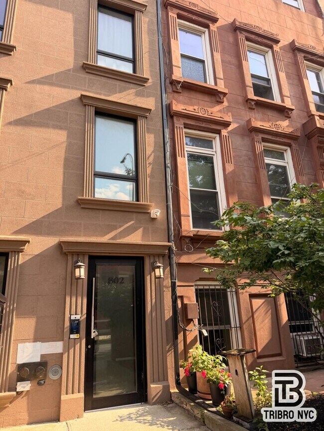 Building Photo - Lafayette Avenue