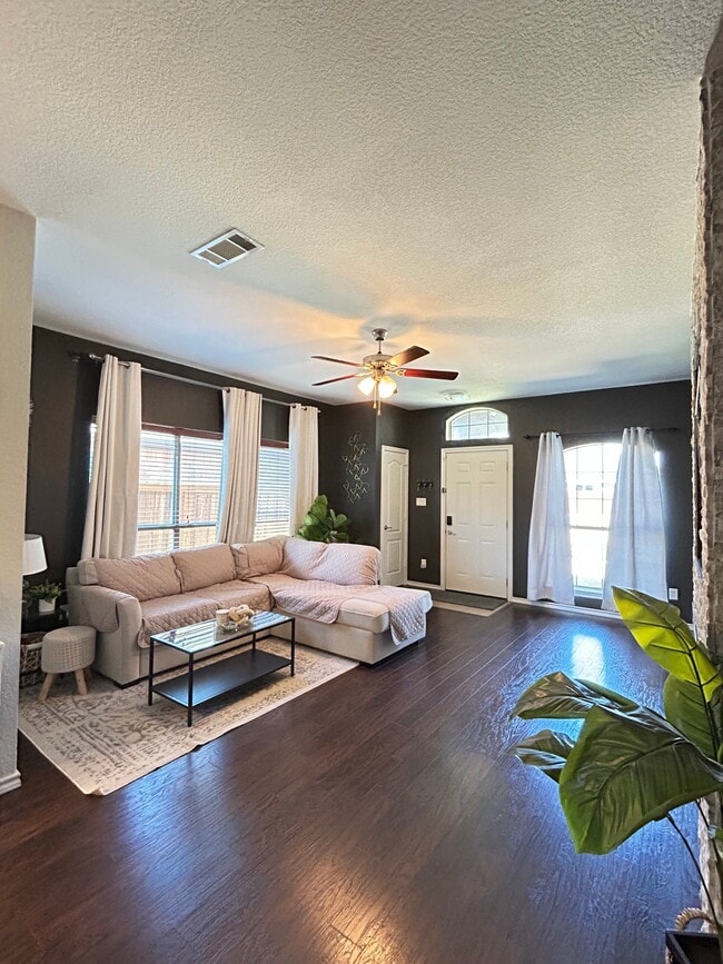 Building Photo - 2835 Becki Dr