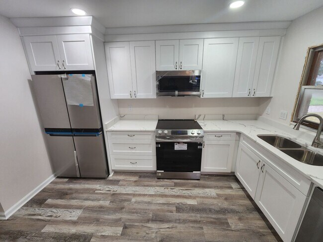 Foto del edificio - Beautifully remodeled duplex near Naval St...