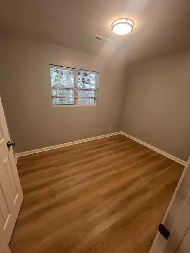 Foto del edificio - 2512 Dundeen St