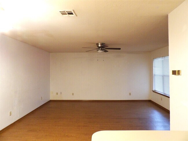 Foto del edificio - 1204 NW Columbia Ave
