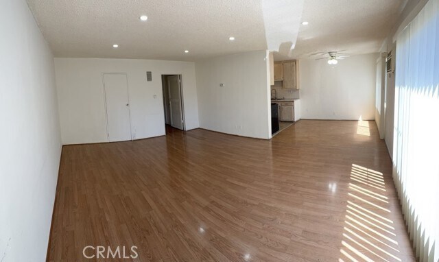 Foto del edificio - 14218 Sylvan St