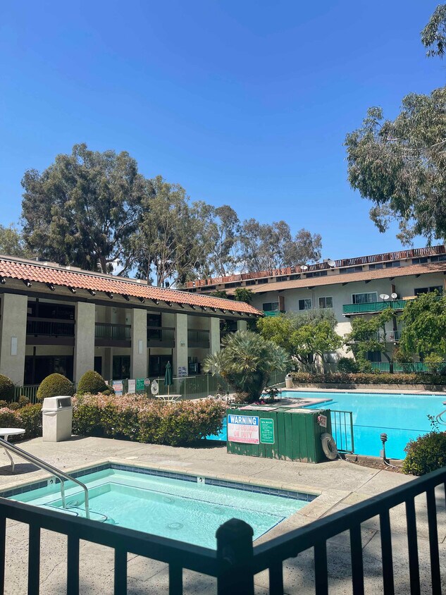 Pool, Recreation,Gym - 5460 White Oak Ave
