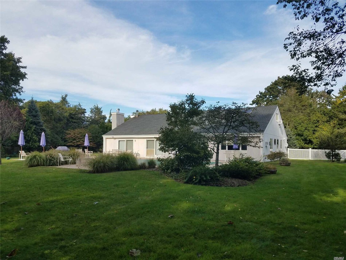 Primary Photo - 13 Sweetgrass Rd