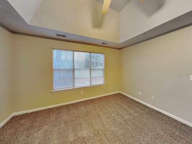 Foto del edificio - 213 Coldsprings Ct