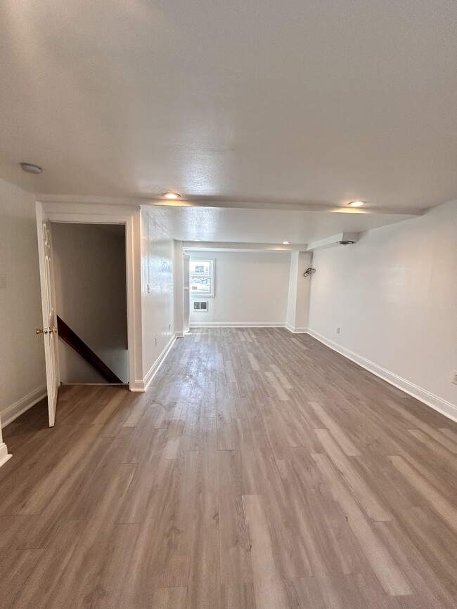 Building Photo - 2213 N 33rd St