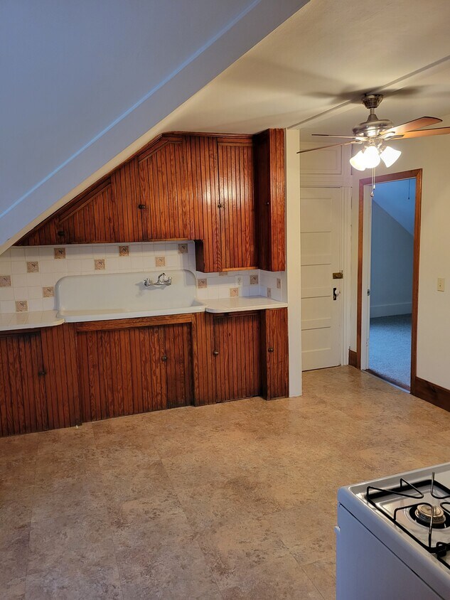 Kitchen - 65 Blackburn St