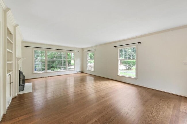 Building Photo - 3156 E Wood Valley Rd NW